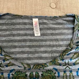 Lula Roe printed shirt